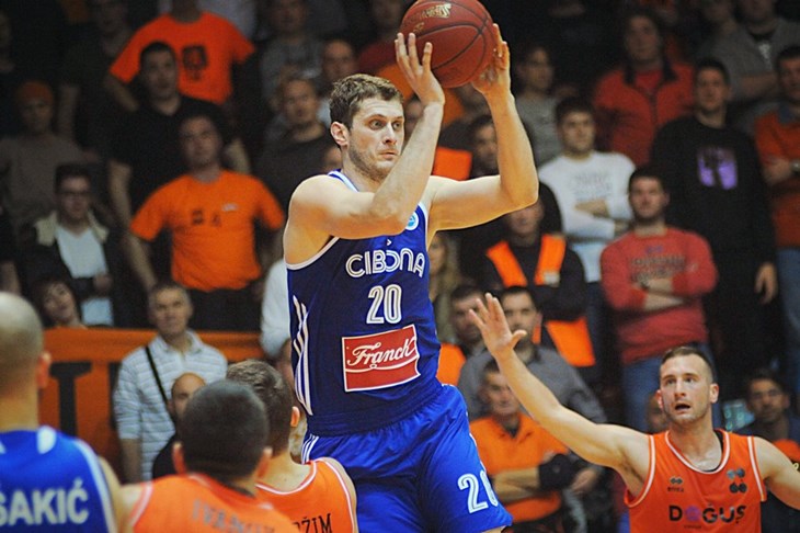 Split ponovno na vrhu, Cibona u posljednjoj sekundi slavila na Baldekinu