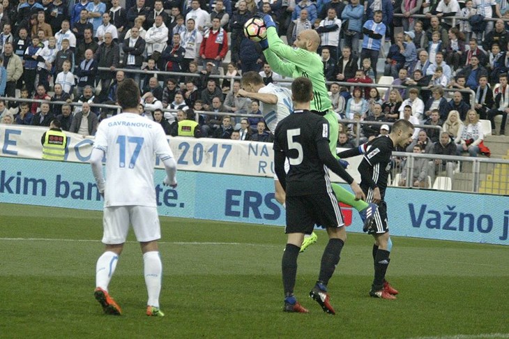 Vešović spasio Rijeku krasnim pogotkom u 87. minuti, Tadić zatresao gredu u sudačkoj nadoknadi