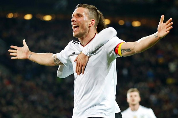 VIDEO: Kraj kao iz bajke - Lukas Podolski oprostio se od Njemačke prekrasnim golom Englezima