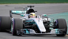 Hamiltonu 62. pole position na otvaranju sezone, Ferrari vreba iz prvog reda