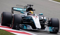 Lewis Hamilton u Kini potvrdio da je kralj kvalifikacija, za vratom mu puše Vettel