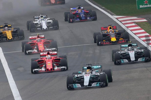 Hamiltonu pobjeda u Kini, sjajnom Verstappenu borba Red Bullova