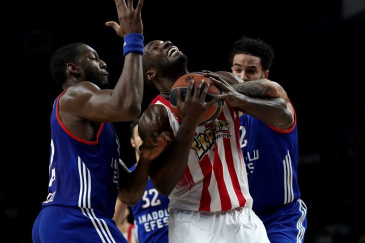 Alex Kirk zabio za pobjedu Perasovićevog Efesa kod Olympiakosa