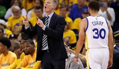 Steve Kerr nazočio  treningu Warriorsa, Curry: "Lijepo ga je ponovno vidjeti"