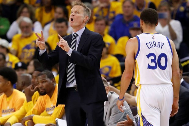 Steve Kerr nazočio  treningu Warriorsa, Curry: "Lijepo ga je ponovno vidjeti"