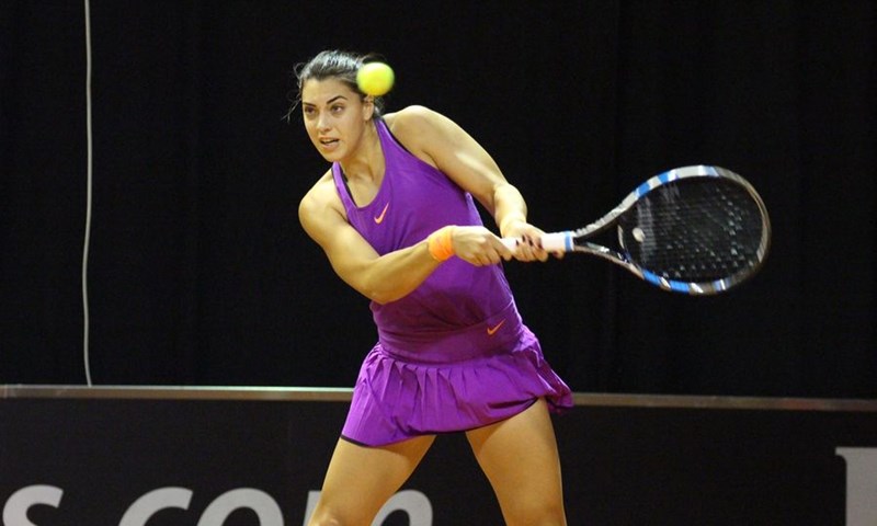 Konjuh krenula breakom pa stala, Ostapenko ide u polufinale
