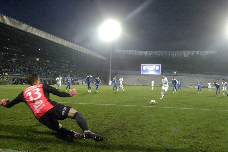 VIDEO: Rijeka stavila ruku na trofej prvaka, Osječani srušeni na Rujevici golovima iz penala