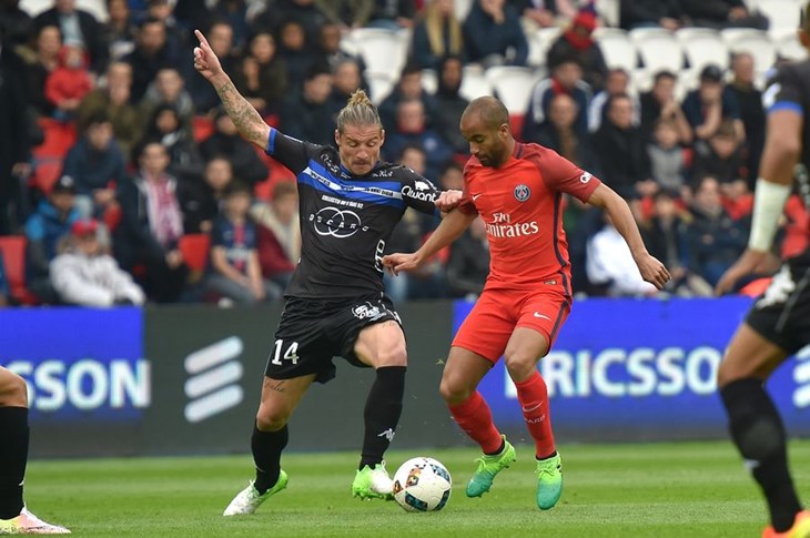 VIDEO: PSG petardom s Parka prinčeva ispratio Bastiju