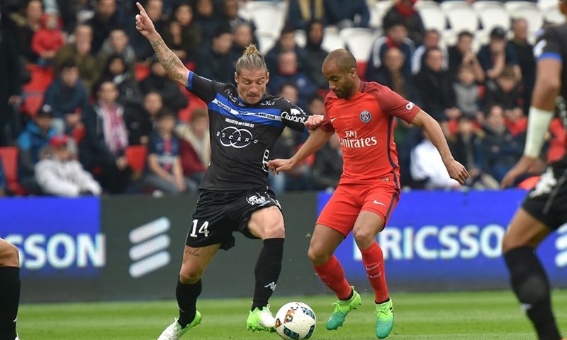 VIDEO: PSG petardom s Parka prinčeva ispratio Bastiju
