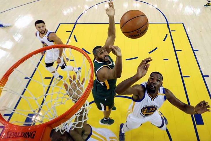 VIDEO: Warriorsi imaju previše napadačkih oružja, sjajni Durant potopio Jazz