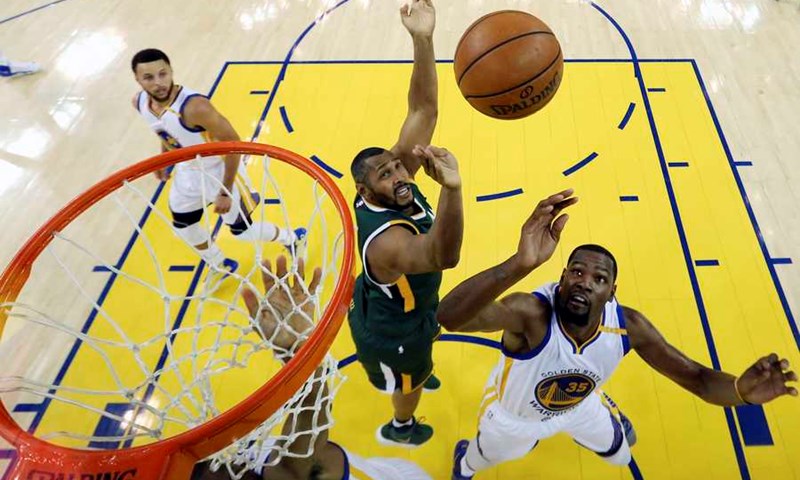 VIDEO: Warriorsi imaju previše napadačkih oružja, sjajni Durant potopio Jazz