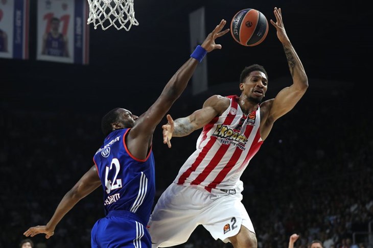 Olympiakos do glatke pobjede na početku serije protiv Arisa