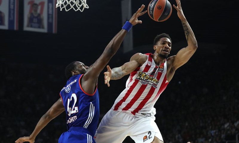 Olympiakos do glatke pobjede na početku serije protiv Arisa