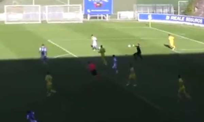 FANATIK: Nevjerojatan autogol španjolskog trećeligaša