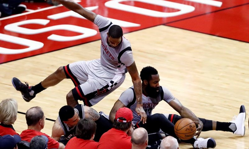 Harden jednoglasno izabran u prvu petorku NBA lige, James izabran 11. put
