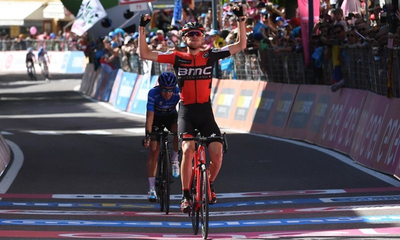 Prva pobjeda Van Garderena, Dumoulin zadržao prednost