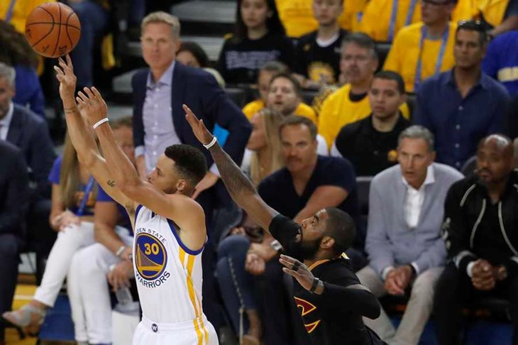 Steph Curry prestigao Jasona Terryja po broju ubačenih trica, Hawksi odnijeli pobjedu protiv Sixersa