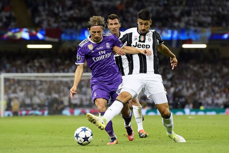 Modrić u momčadi Lige prvaka, Mandžukićev gol najljepši