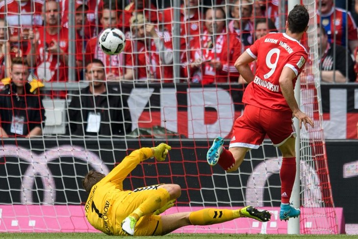 Robert Lewandowski najbolji igrač Bundeslige u sezoni 2016/2017