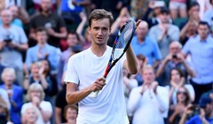 Tomić i Medvedev kažnjeni zbog nesportskog ponašanja u Wimbledonu