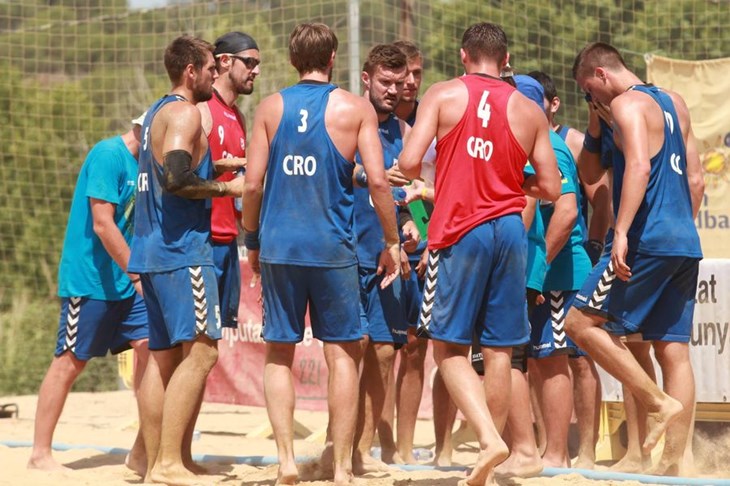 Seniorske ekipe otputovale u Poljsku, na Europskom prvenstvu u rukometu na pijesku očekuju zlato