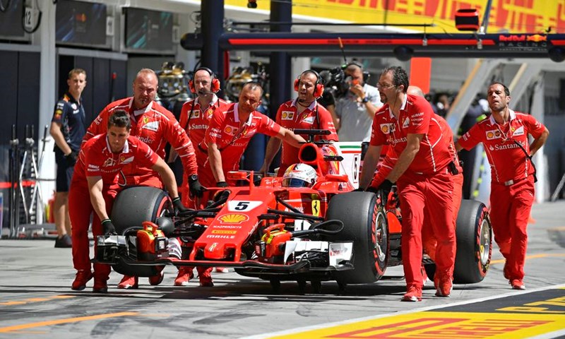 Vettel najbrži u kvalifikacijama na Hungaroringu, Hamilton tek četvrti