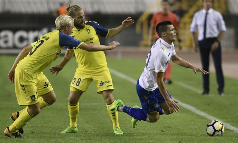 VIDEO: Hajduk slavi junaka Antu Ercega!