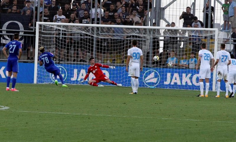 VIDEO: Rijeka prvi put poražena na Rujevici, Dinamo slavio igrajući pola sata s igračem manje