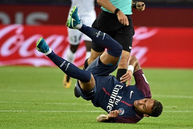 PSG potvrdio: Neymar pauzira više od dva mjeseca i propušta susrete s Manchester Unitedom