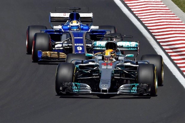 Hamilton izjednačio Schumacherov rekord po broju pole positiona