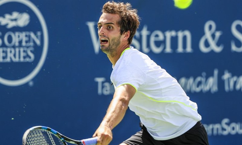 Braća Zverev teže od očekivanja do pobjede, Thompson iznenadio Socka
