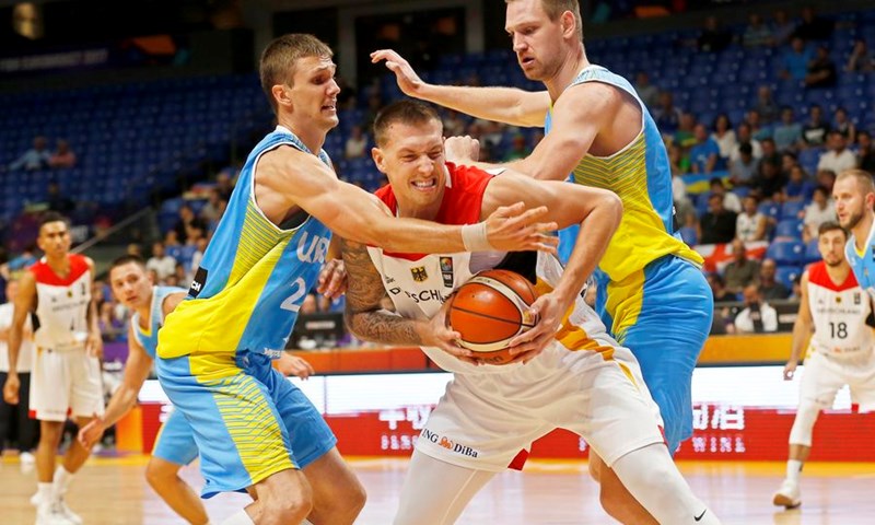 Schröder i društvo slomili otpor Ukrajinaca i otvorili Eurobasket pobjedom