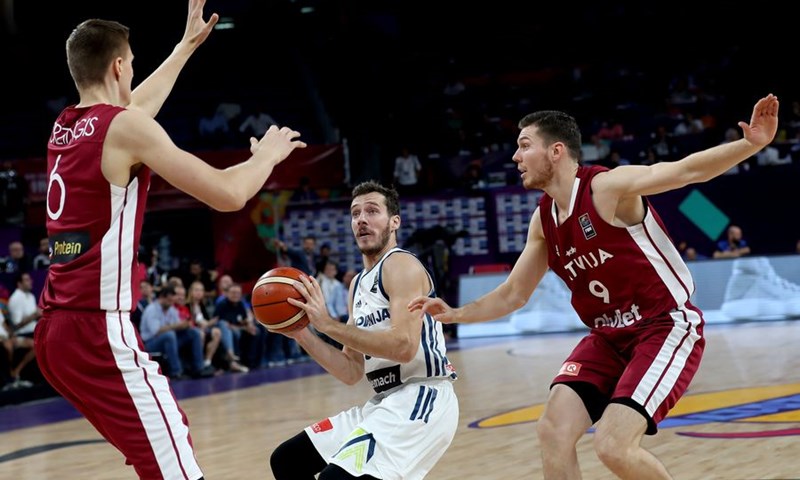 Utakmica za pamćenje u Istanbulu - Slovenija preko Latvije prošla u polufinale!