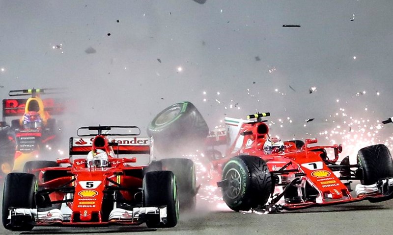 Oba Ferrarija i Verstappen izbačeni već u prvom krugu, Hamilton iskoristio priliku i slavio