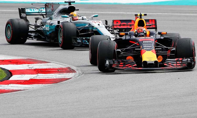 Maxu Verstappenu VN Malezije, katastrofa Ferrarija