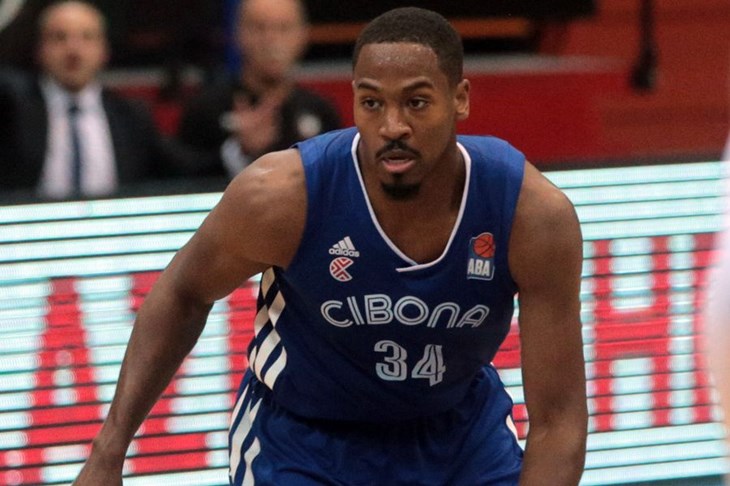 Langston Hall napustio Cibonu i preselio u Grčku