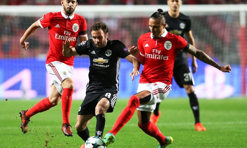 VIDEO: Cavani i Mbappe ispisali povijest u pobjedi PSG-a, Manchester United minimalno slavio kod Benfice