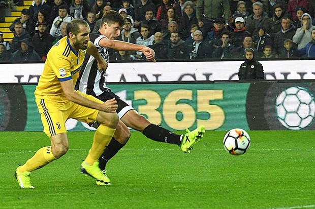 VIDEO: Perica lijepim golom otvorio susret, Mandžukić pocrvenio, Juve s igračem manje razbio Udinese