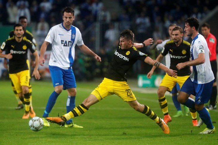 VIDEO: Borussia, Schalke i Eintracht lagano u osminu finala, Kiel namučio Mainz