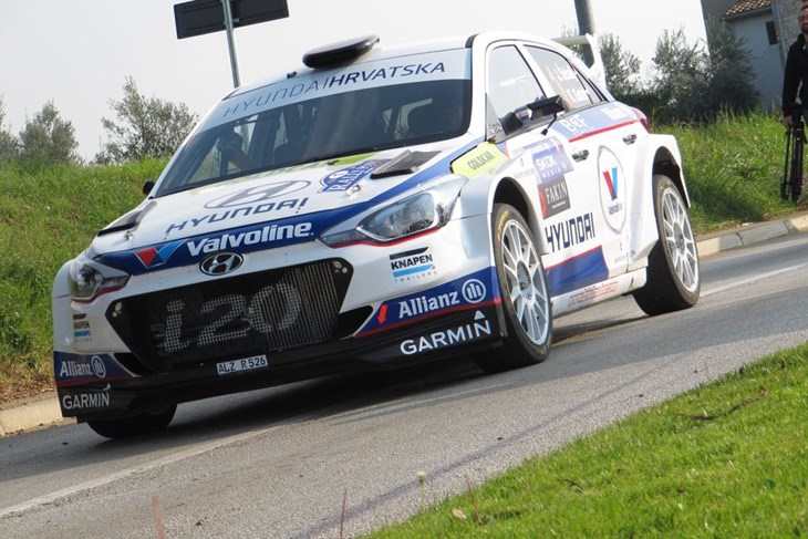 Završen prvi dan porečkog rallyja, Turk i Kacin drže vodeće pozicije