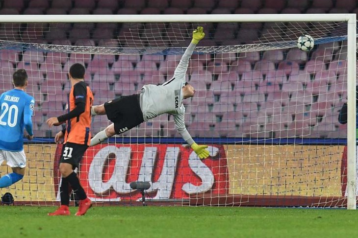 VIDEO: Liverpool prokockao 3:0 kod Seville, Napoli slomio Šahtar i ostao na životu