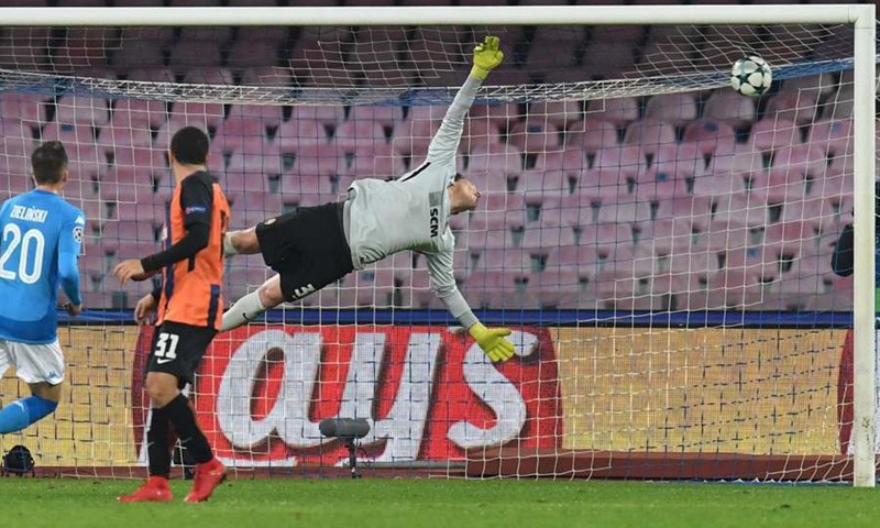 VIDEO: Liverpool prokockao 3:0 kod Seville, Napoli slomio Šahtar i ostao na životu