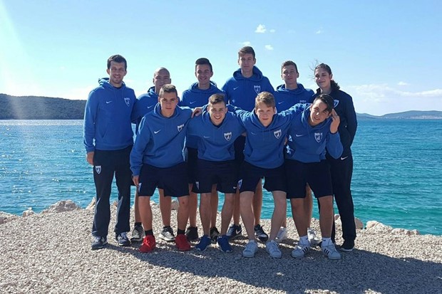 Futsal Dinamo u društvu Barcelone, Benfice i Santosa