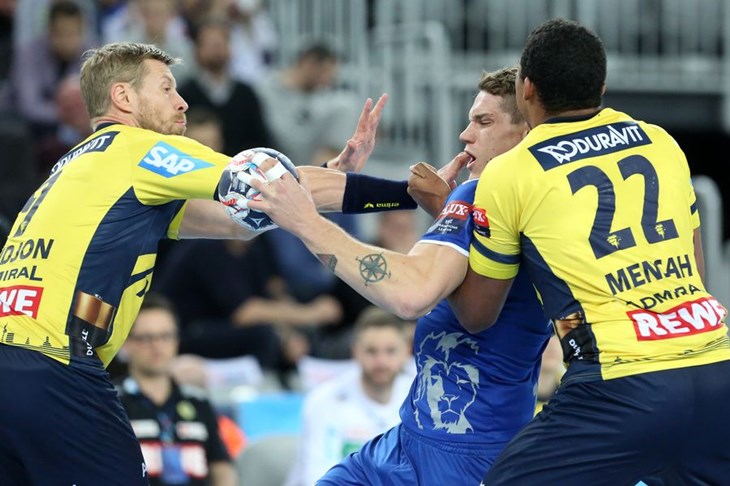 Novi kiks Rhein-Neckar Löwena, Flensburg na vrhu ljestvice