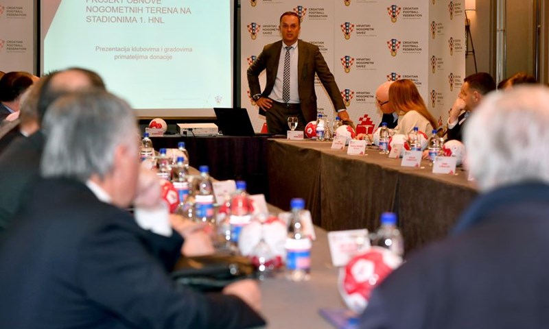 Klubovima i gradovima predstavljen projekt obnove igrališta