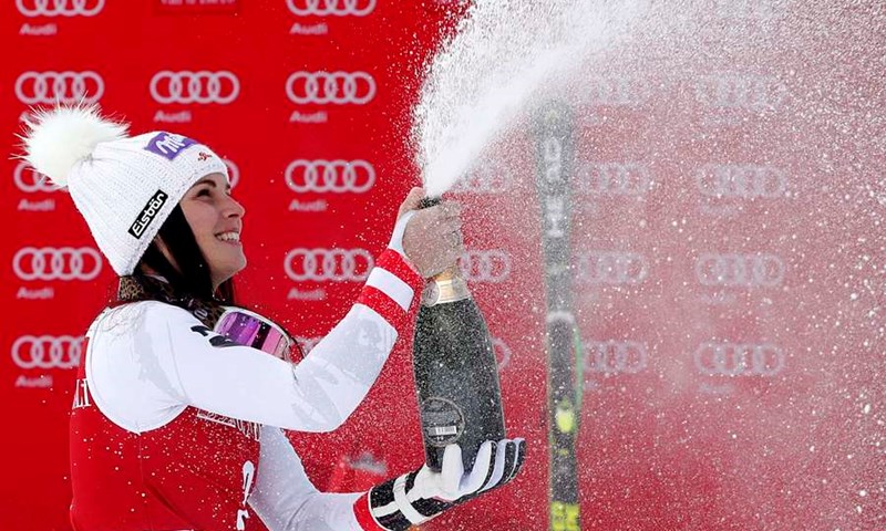 Anna Veith do prve pobjede nakon 33 mjeseca, Lindsey Vonn odustala zbog bolnog koljena