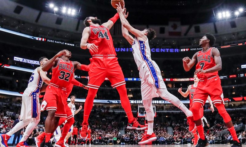 VIDEO: Šarić dvoznamenkast u novom porazu Sixersa, Cavsi zaustavljeni u Wisconsinu