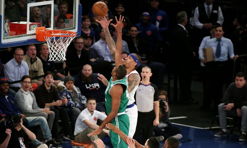 VIDEO: Sjajni Šarić na korak do triple-doublea, Knicksi svladali Boston unatoč Porzingisovih 0/11