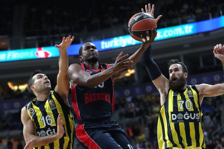 VIDEO: Pobjedu Fenerbahčea obilježio težak pad Nunnallyja, Zvezda prekinula Žalgirisov niz