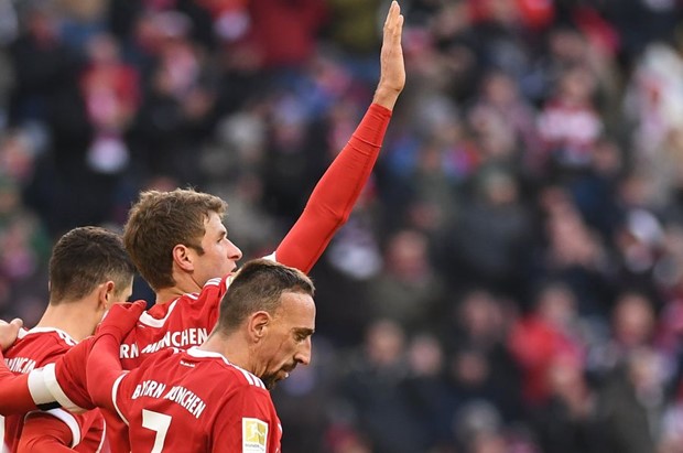 VIDEO: Golijada u Münchenu, Lewandowski i Müller spasili Bayern